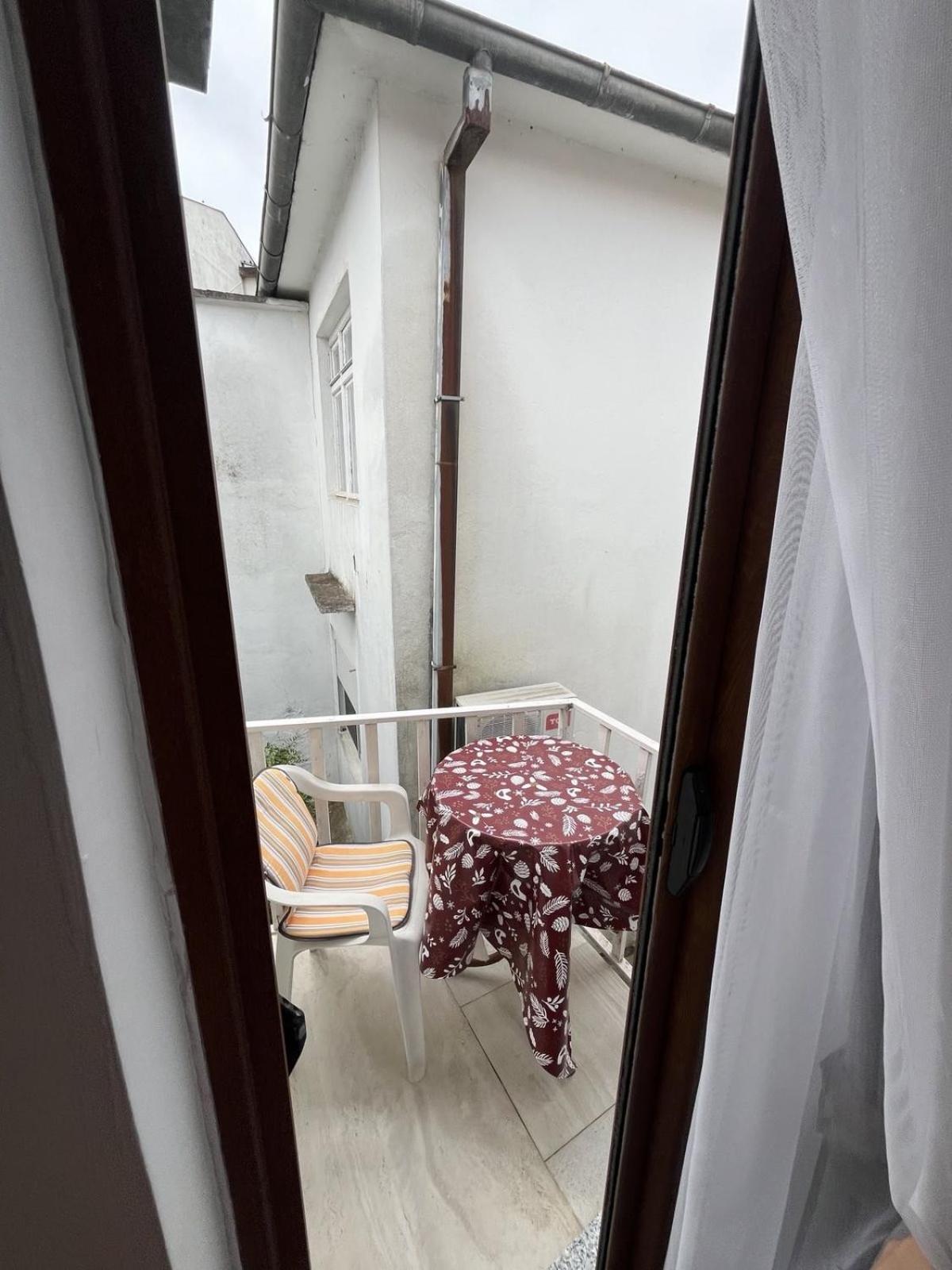Studio Rooms Moncherie อุลซิน ภายนอก รูปภาพ