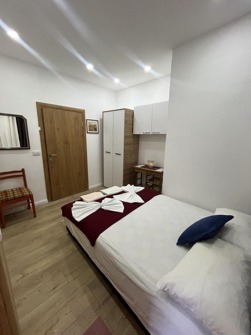 Studio Rooms Moncherie อุลซิน ภายนอก รูปภาพ