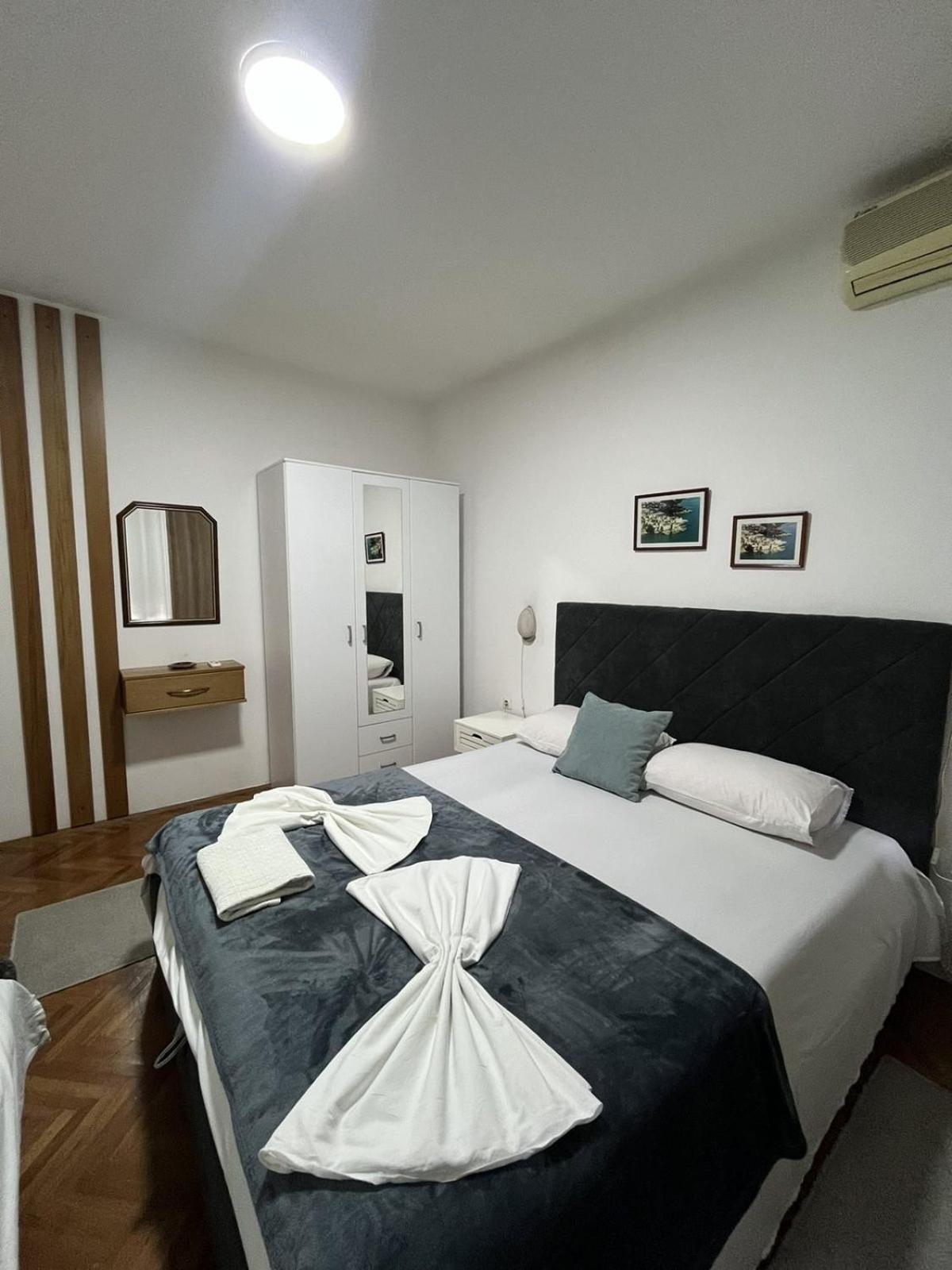 Studio Rooms Moncherie อุลซิน ภายนอก รูปภาพ